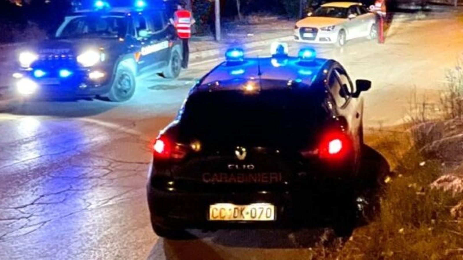 CONTROLLI STRAORDINARI DEI CARABINIERI NEL POTENTINO: DENUNCE, SEQUESTRI E DUE ARRESTI PER EVASIONE.